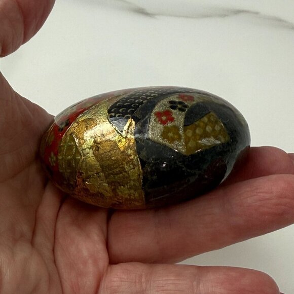 VTG Hand Painted Rock Nancy Miller 1996 Artist Signed Boho Floral Gold Black Red - Picture 10 of 12